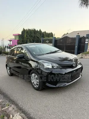 Toyota Vitz 1.5 FWD 5dr 2015 Black