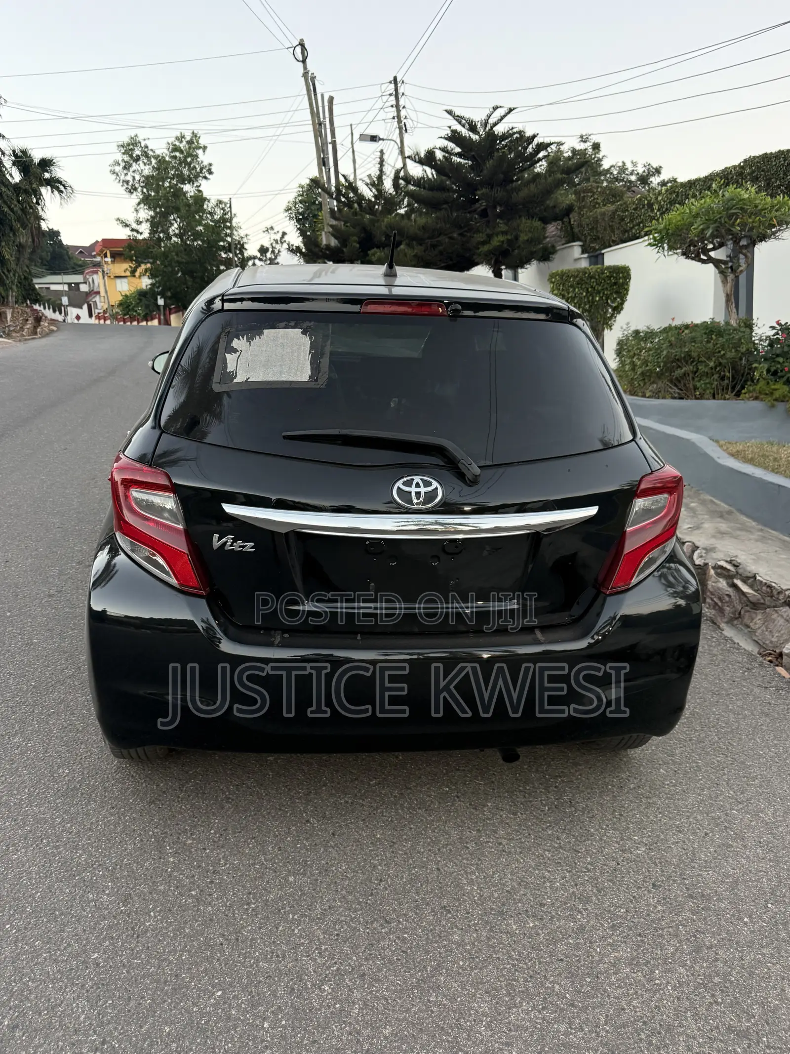 Toyota Vitz 1.5 FWD 5dr 2015 Black