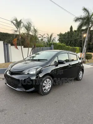 Toyota Vitz 1.5 FWD 5dr 2015 Black