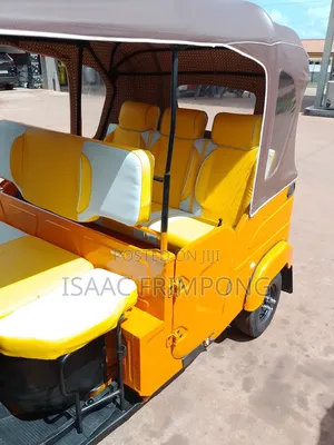 Bajaj RE 2026 Red