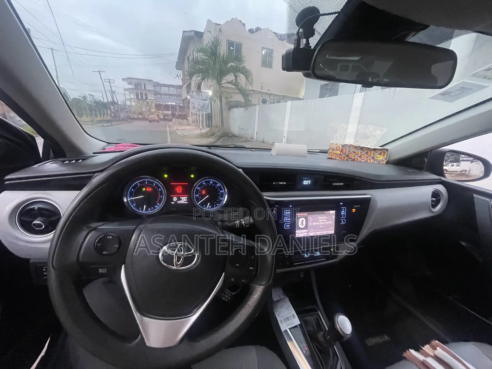 Toyota Corolla LE 4dr Sedan (1.8L 4cyl CVT) 2017 Gray