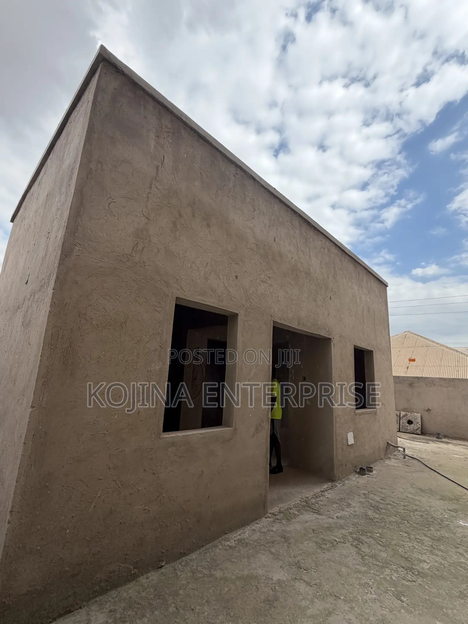 8bdrm Mansion in Daban, Kumasi Metropolitan for sale