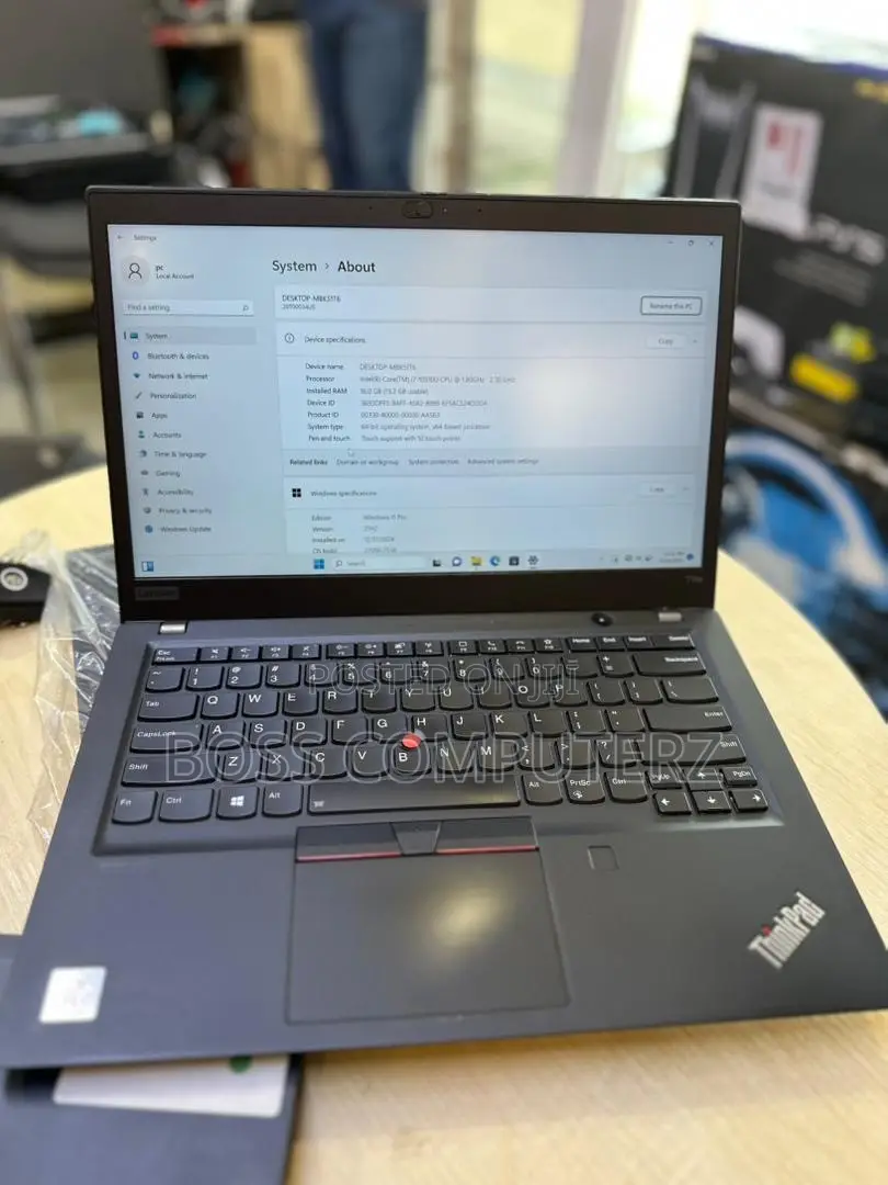 Laptop Lenovo ThinkPad T14s G4 16GB Intel Core i5 SSD 512GB