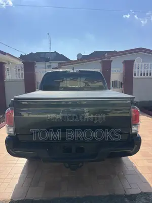 Toyota Tacoma 2024 Black