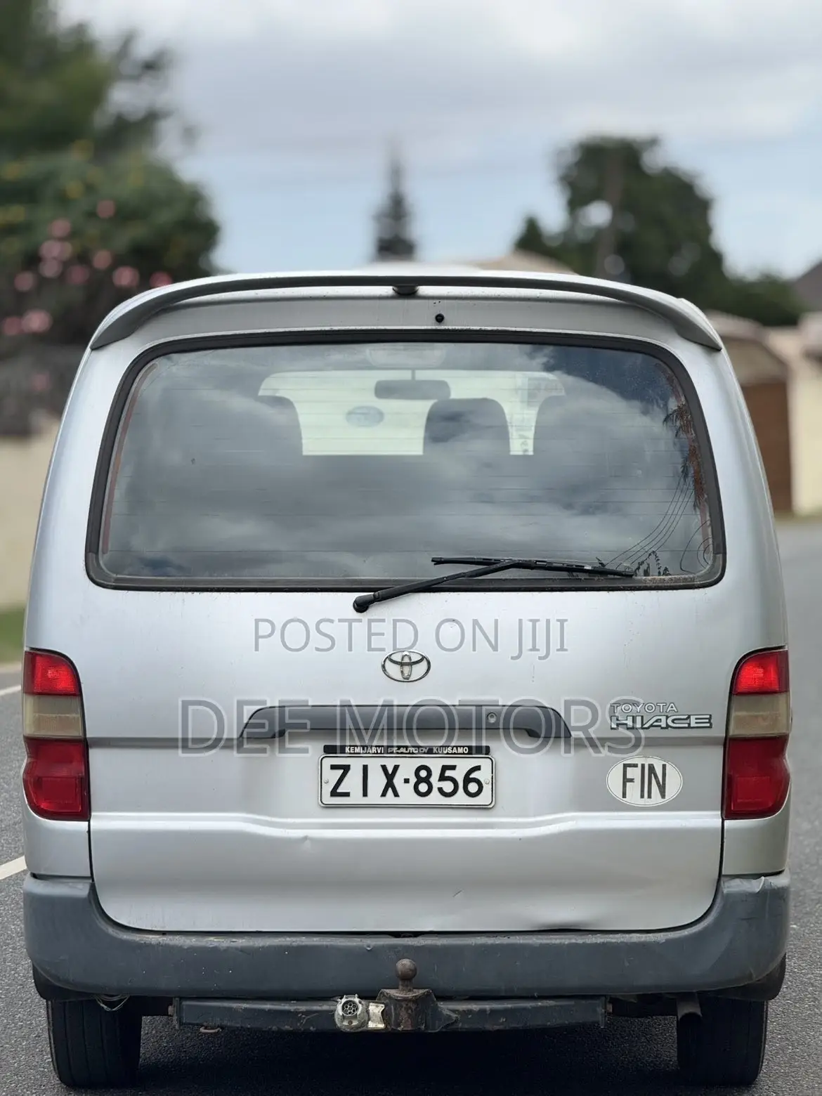 Toyota HiAce 2000 Silver