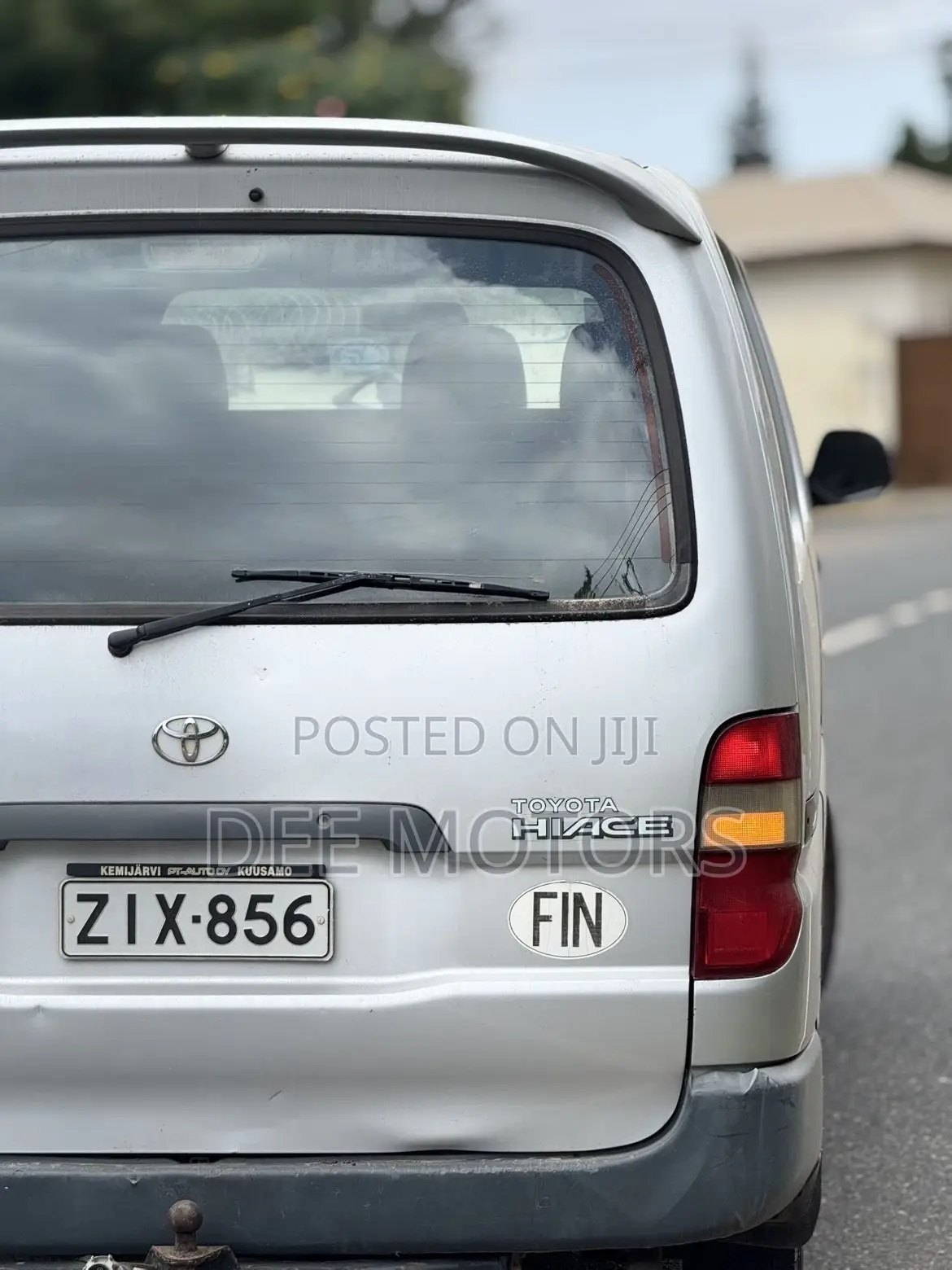 Toyota HiAce 2000 Silver