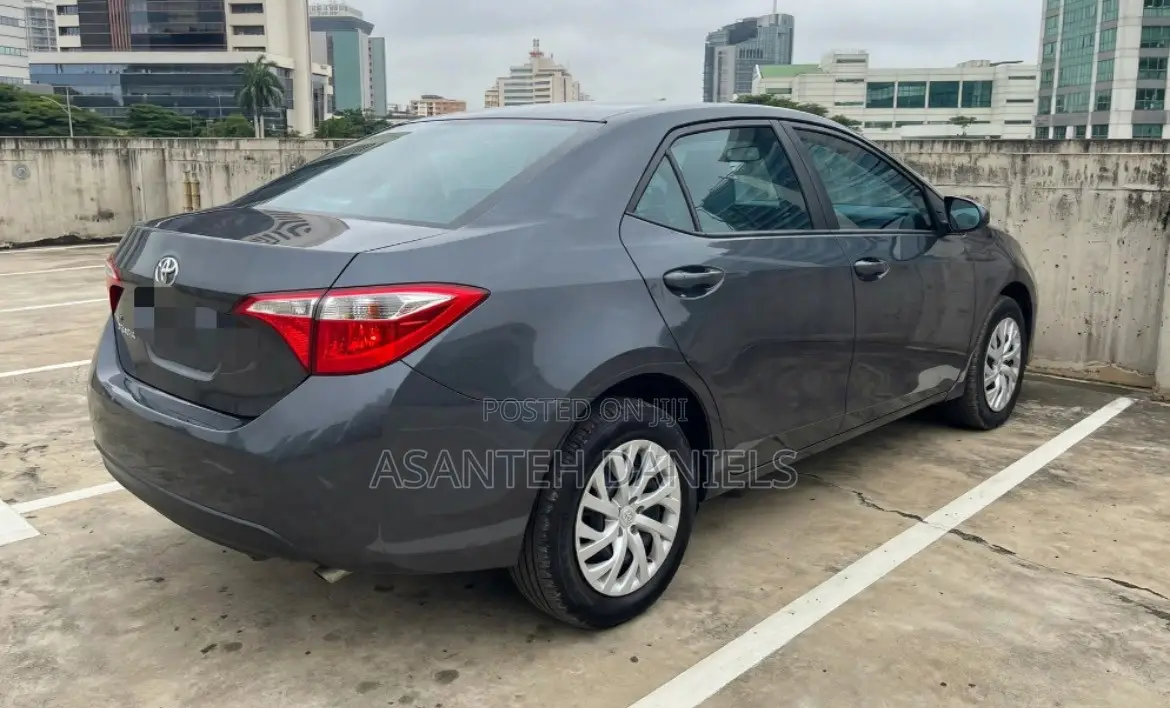 Toyota Corolla LE 4dr Sedan (1.8L 4cyl CVT) 2017 Gray