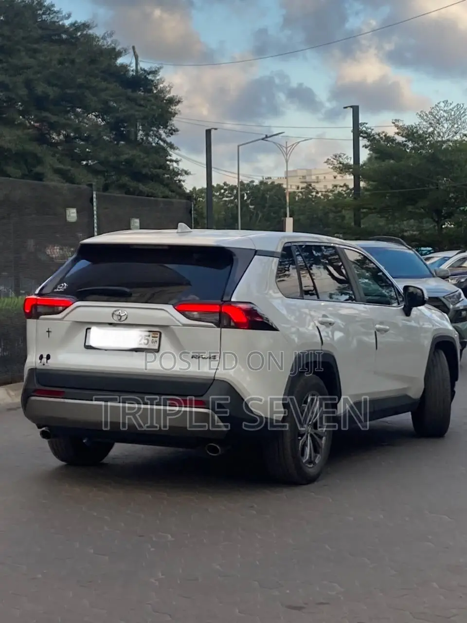Toyota RAV4 XLE 2025 White