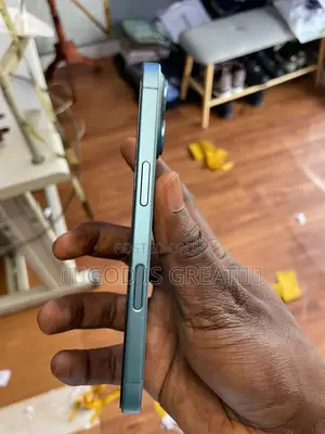 Apple iPhone 16 128 GB Green