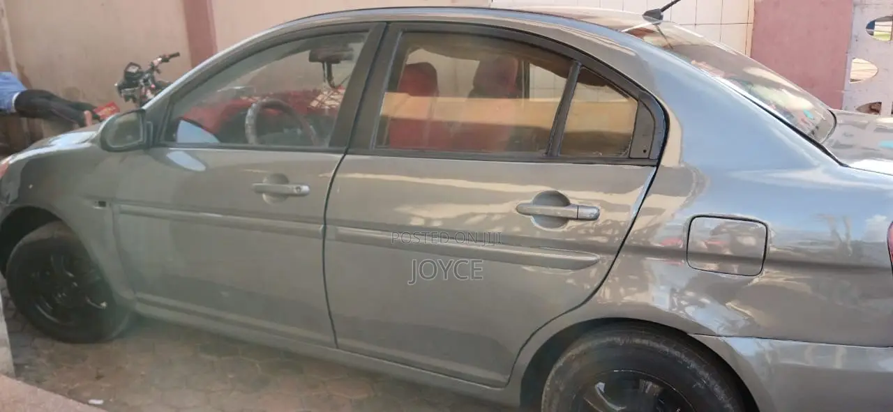 Hyundai Accent 2010 Gray