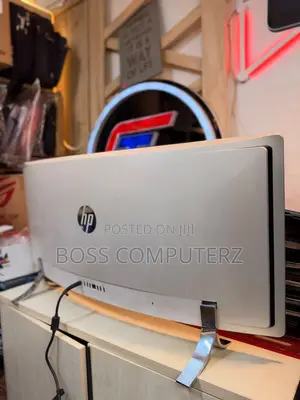 Desktop Computer HP Envy Curved 34 8GB Intel Core i7 SSD 512GB