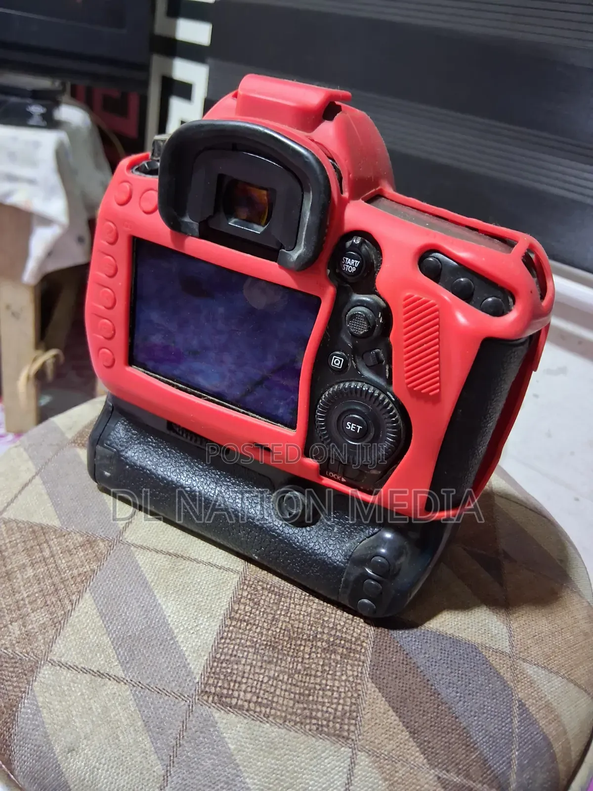 Cannon Cameras/ 5D Mark iV/ 4000d/ T3i/ 50 Mm STM/ Tamron 70 - 300