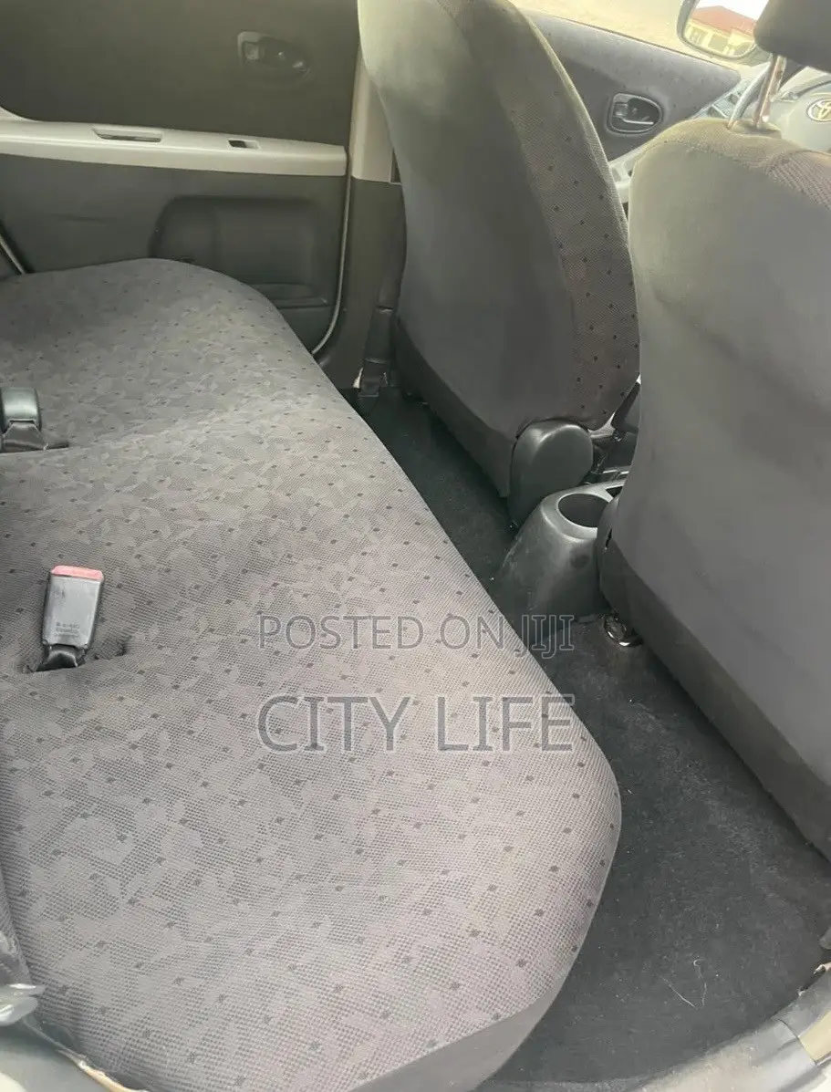 Toyota Vitz 2012 White
