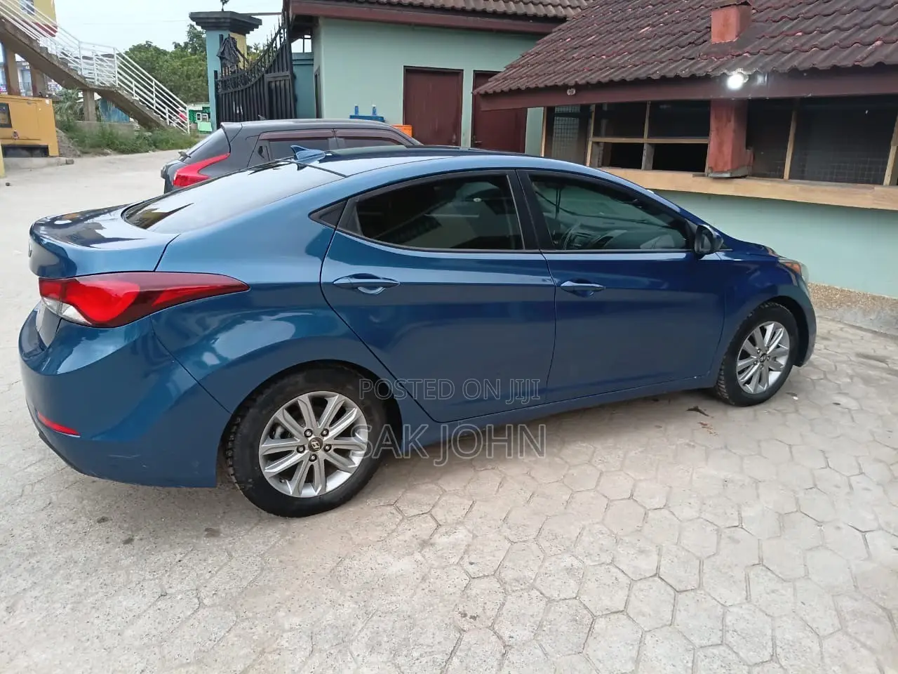 Hyundai Elantra Limited Sedan FWD (1.8L 4cyl 6A) 2016 Blue