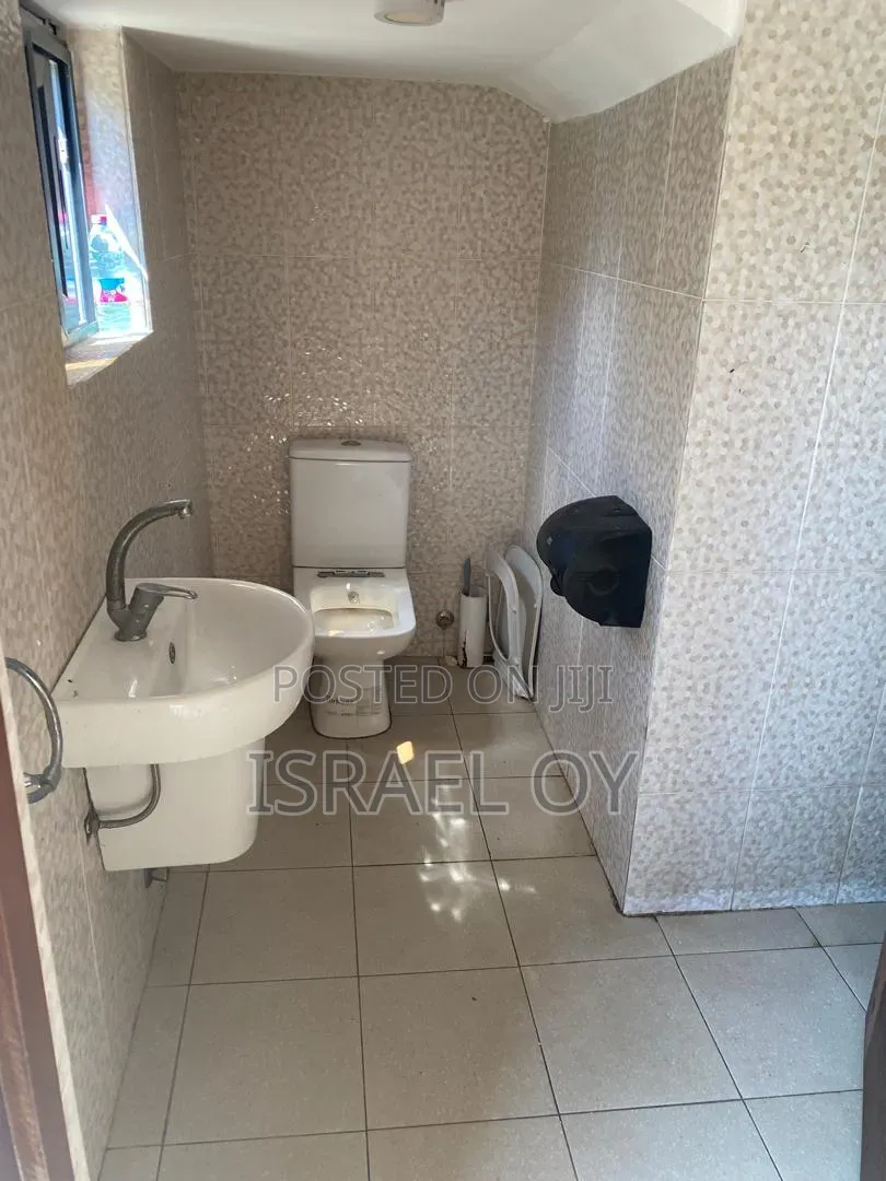 4bdrm House in Adjiringanor, Adjiriganor for rent