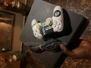 PS4 Slim Jailbreak With 10games Including Fc27