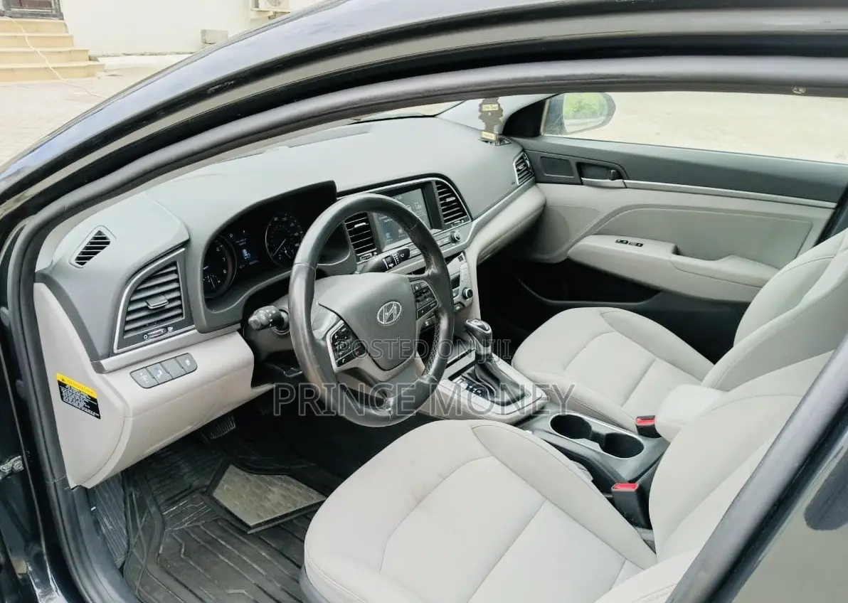 Hyundai Elantra 2018 Black