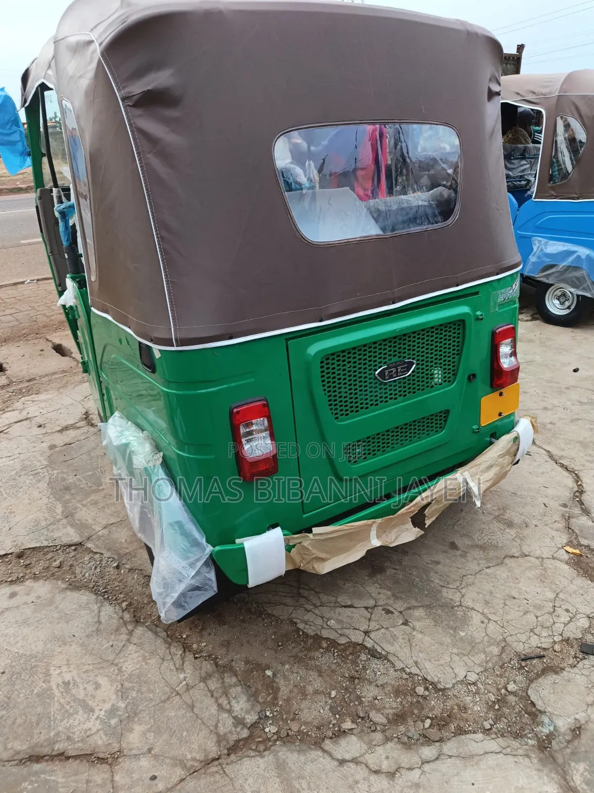 Bajaj RE 2022 Green