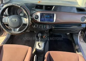 Toyota Vitz 2012