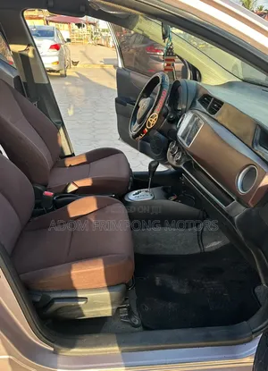Toyota Vitz 2012