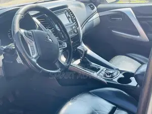 Mitsubishi Pajero Sport GLX 2016 Silver