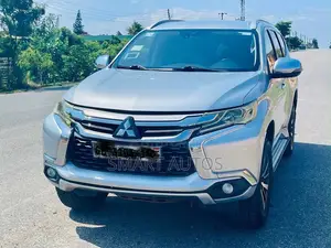 Mitsubishi Pajero Sport GLX 2016 Silver