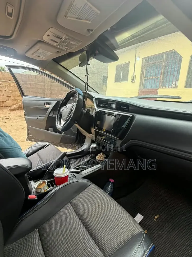 Toyota Corolla 2018 Black