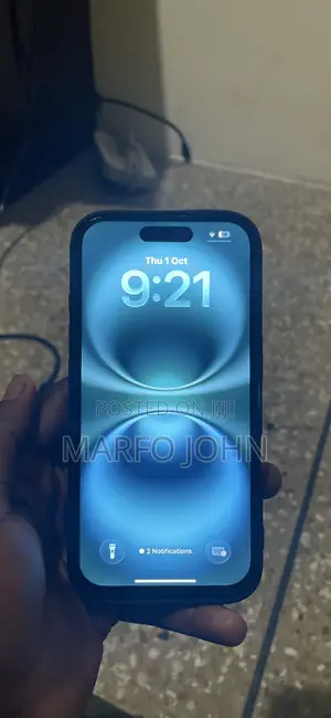 Apple iPhone 16 128 GB Green