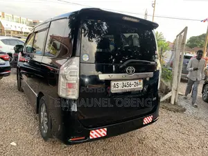 Toyota Voxy 2011 Black