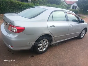Toyota Corolla Altis 2013 Silver