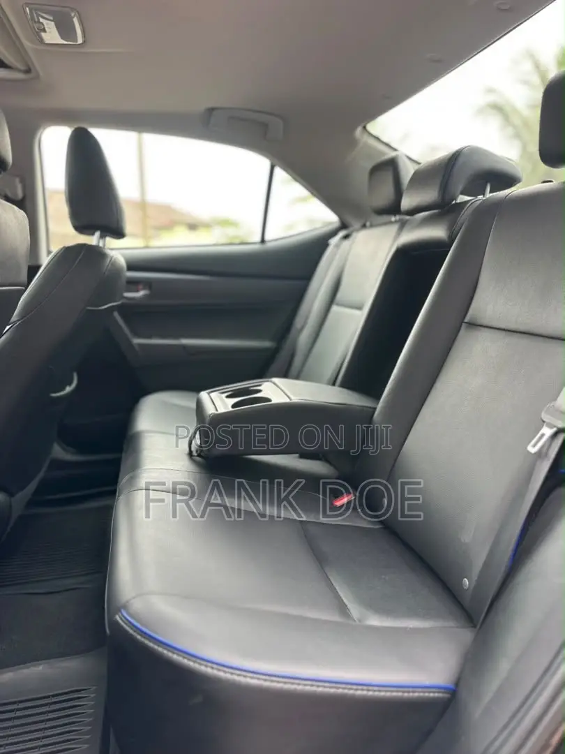 Toyota Corolla XSE 4dr Sedan (1.8L 4cyl CVT) 2017 Gray