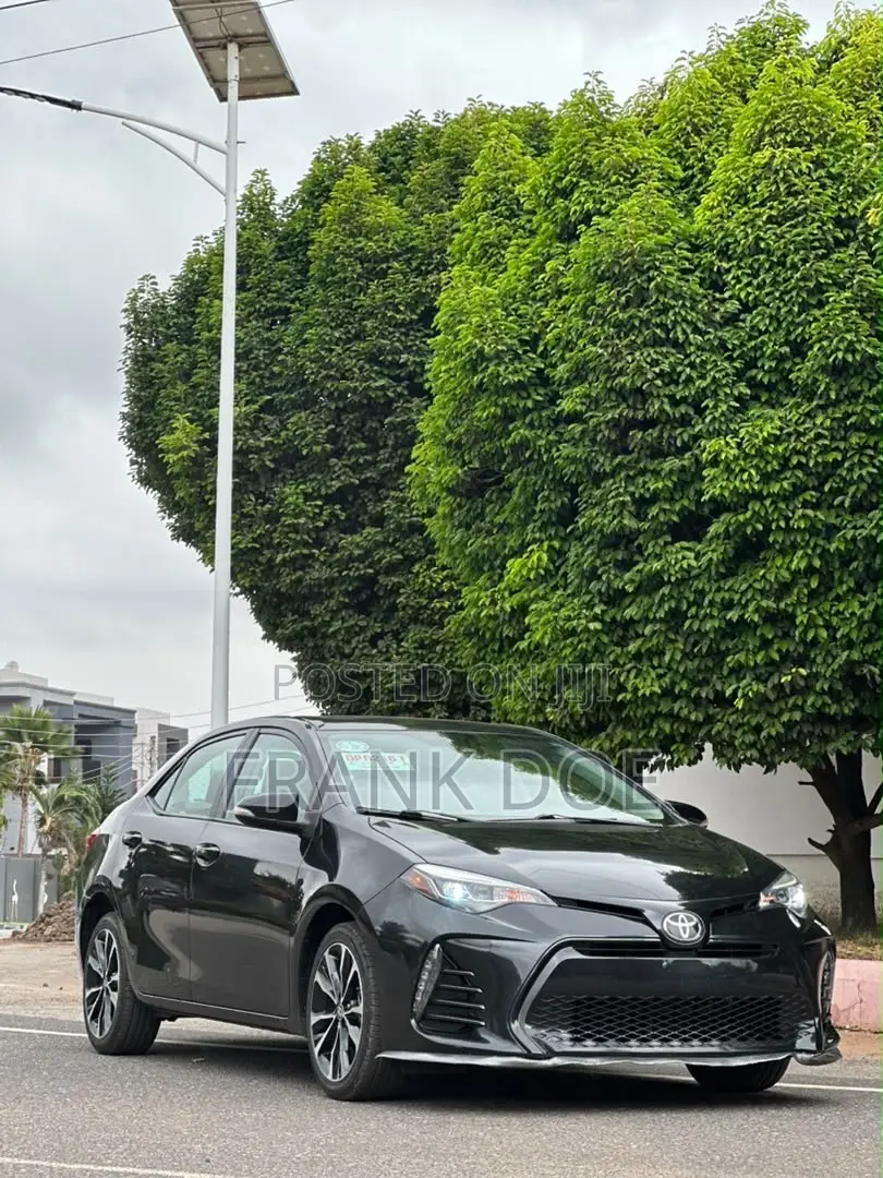 Toyota Corolla XSE 4dr Sedan (1.8L 4cyl CVT) 2017 Gray