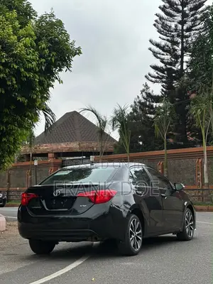 Toyota Corolla XSE 4dr Sedan (1.8L 4cyl CVT) 2017 Gray