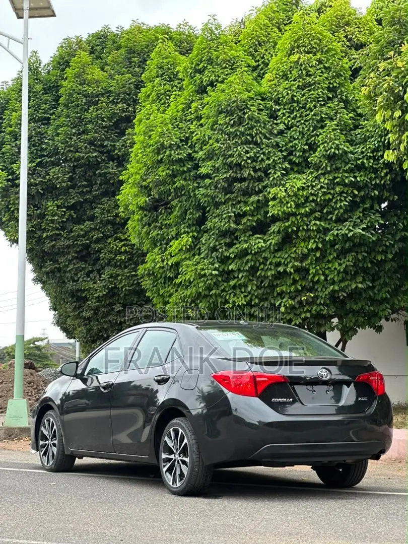 Toyota Corolla XSE 4dr Sedan (1.8L 4cyl CVT) 2017 Gray