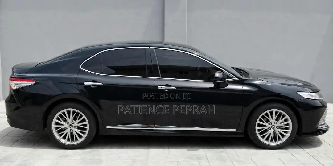 Toyota Camry XLE FWD (2.5L 4cyl 8AM) 2018 Black