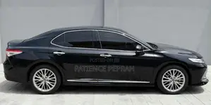 Toyota Camry XLE FWD (2.5L 4cyl 8AM) 2018 Black