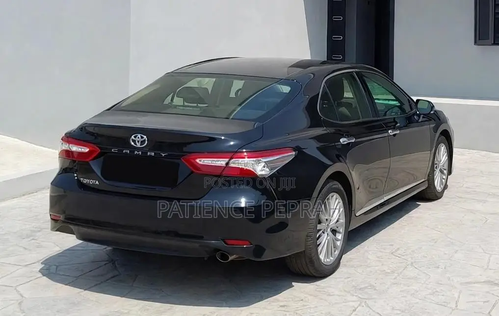 Toyota Camry XLE FWD (2.5L 4cyl 8AM) 2018 Black