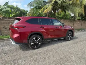 Toyota Highlander 2021 Burgundy