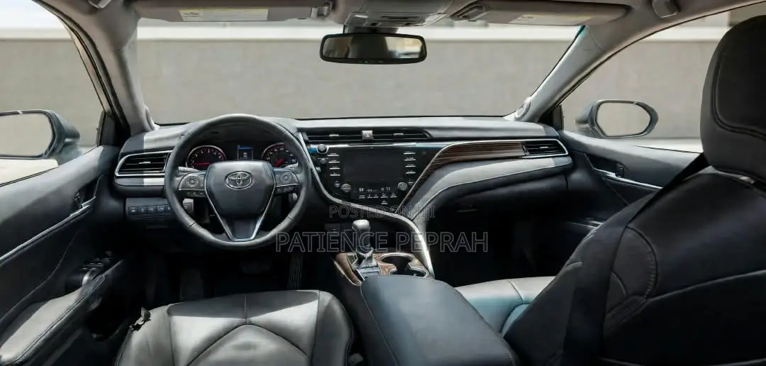 Toyota Camry XLE FWD (2.5L 4cyl 8AM) 2018 Black