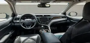 Toyota Camry XLE FWD (2.5L 4cyl 8AM) 2018 Black