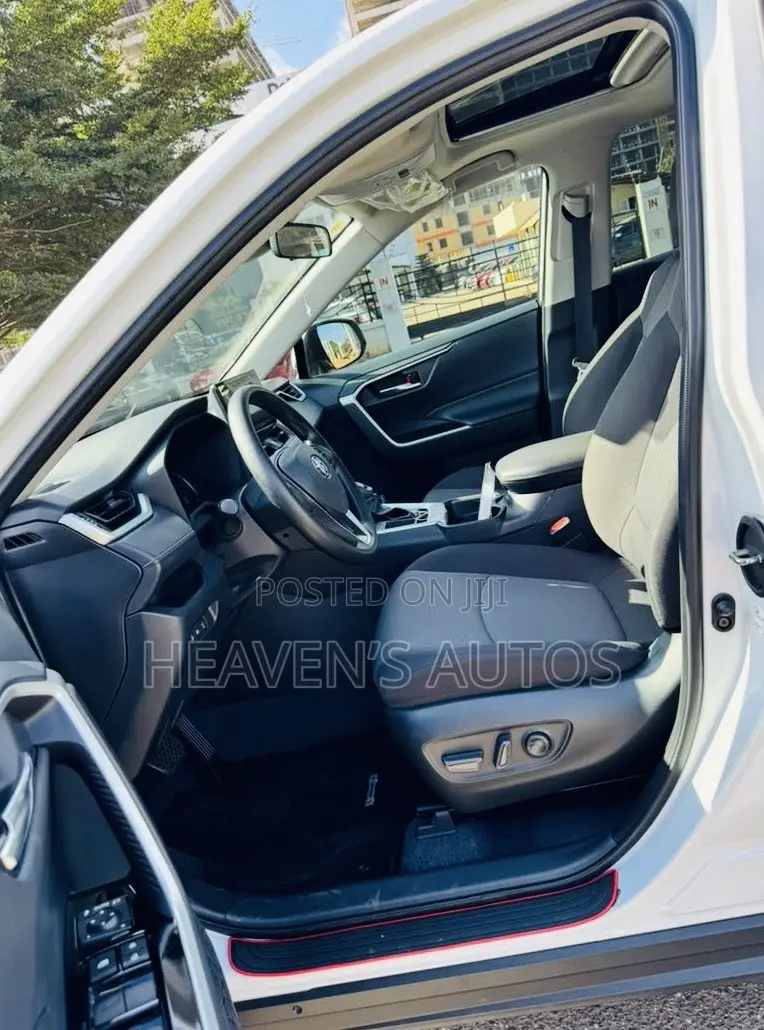 Toyota RAV4 2024 White