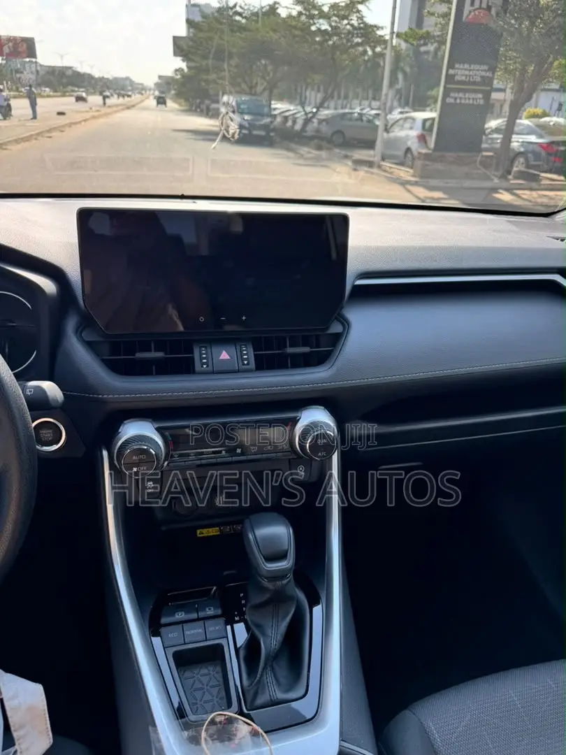 Toyota RAV4 2024 White