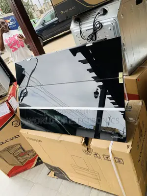 Shop the New Built Inn Kenwood 90cm Heat Extractor(BlackTempered Glass