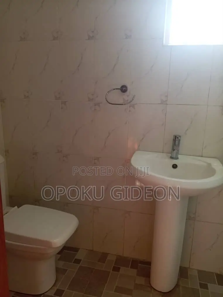 2bdrm House in Canada, Olebu for sale