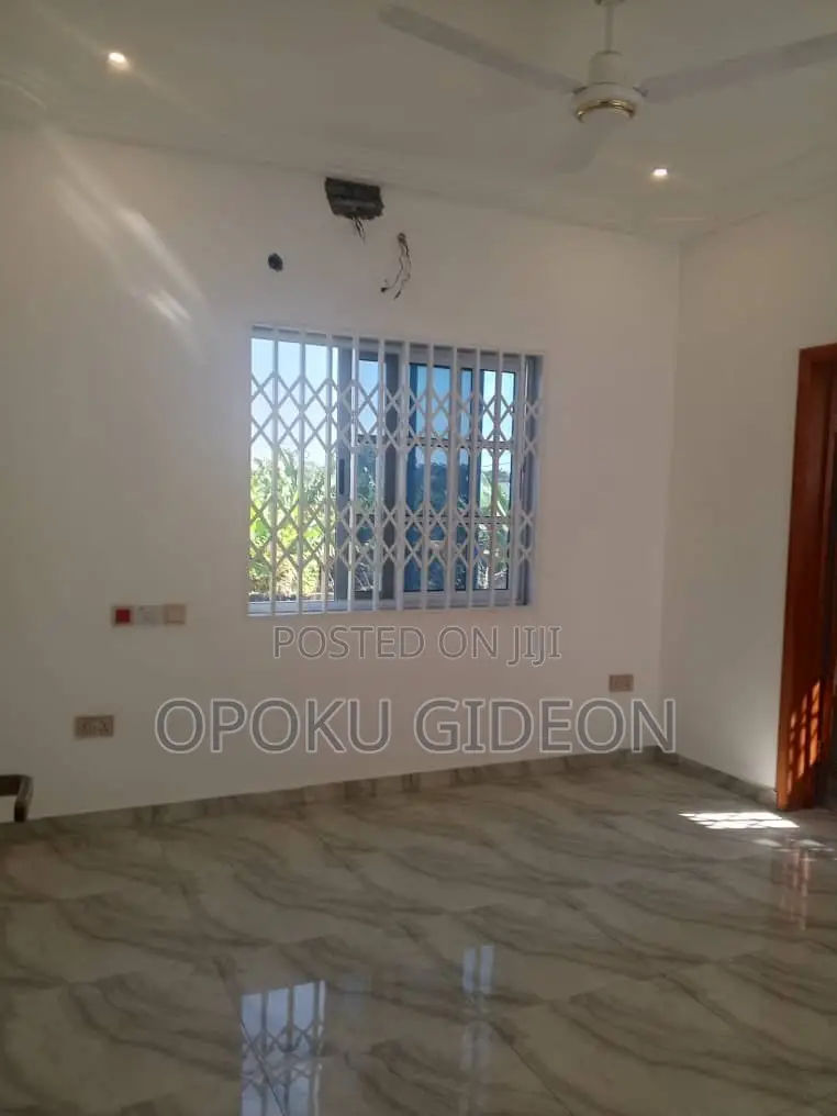 2bdrm House in Canada, Olebu for sale