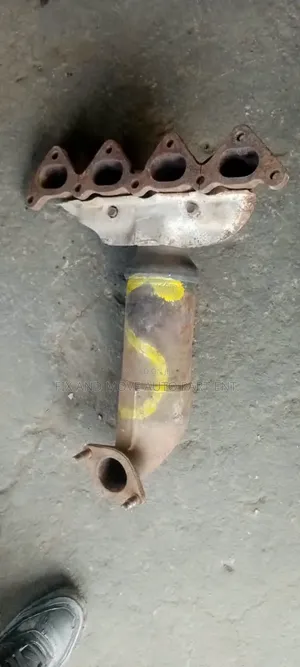 200-2014 Vitz 4 Plugs Catalytic Converter in Stock and for All Cars
