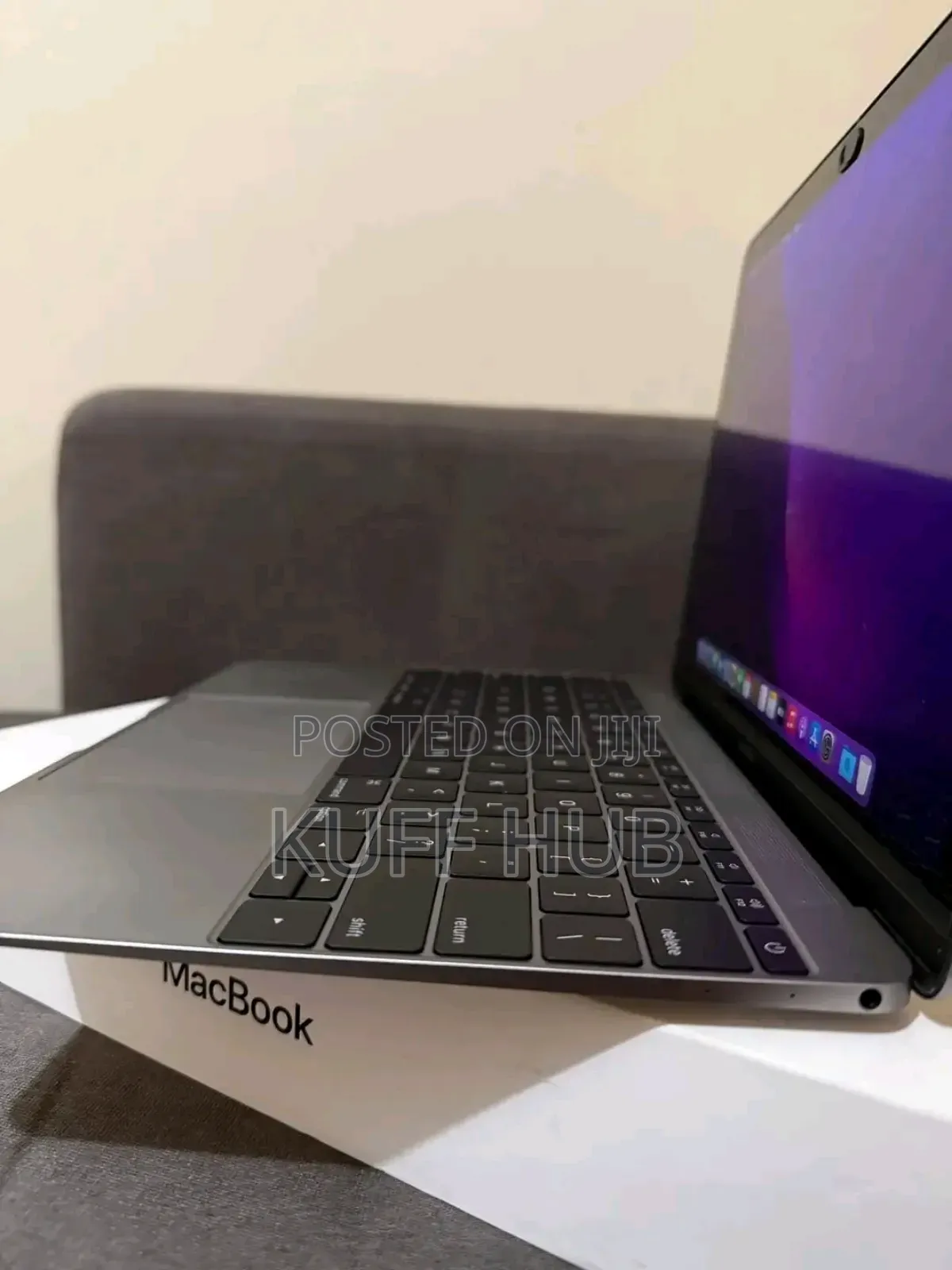 New Laptop Apple MacBook 2017 8GB Intel Core M SSD 256GB