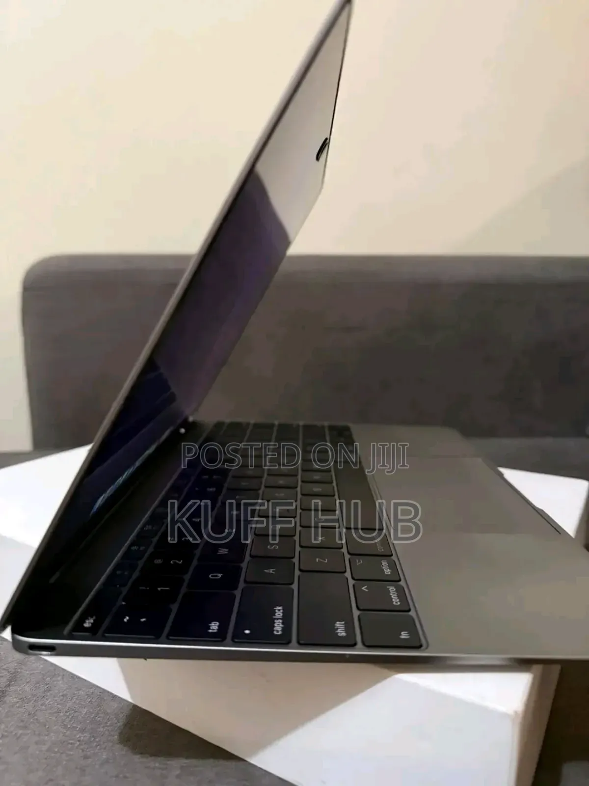 New Laptop Apple MacBook 2017 8GB Intel Core M SSD 256GB