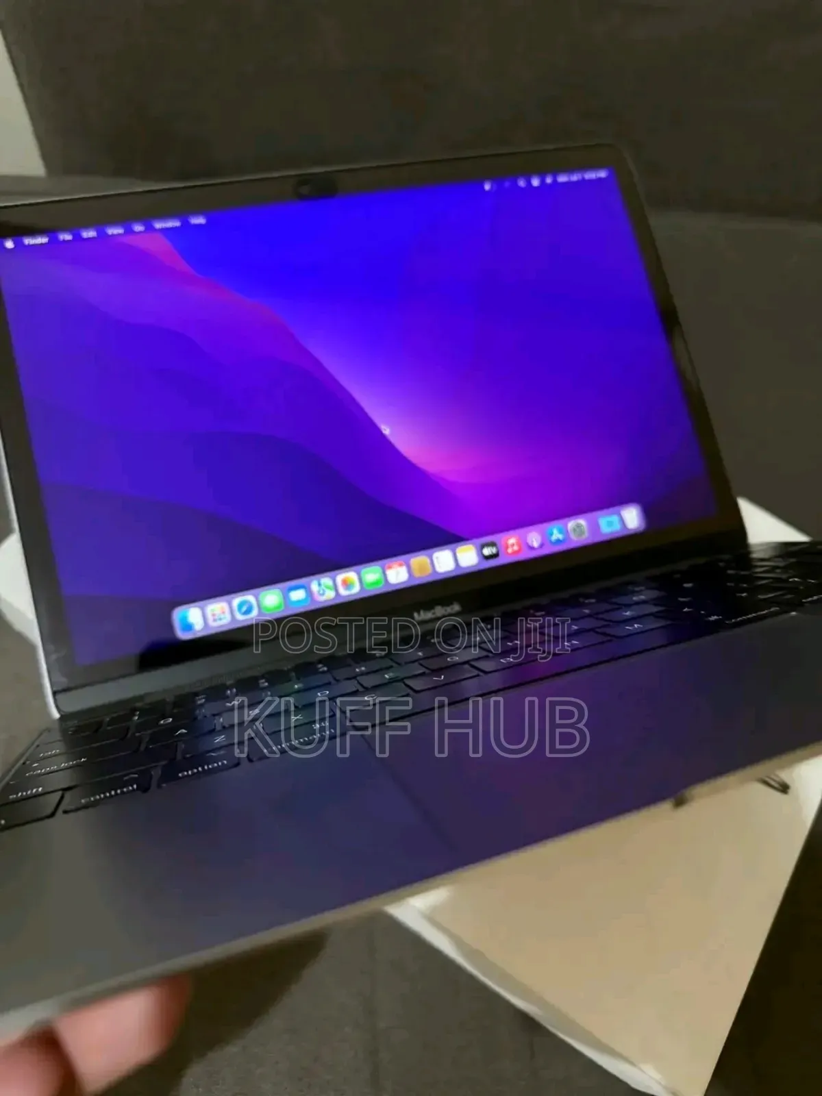 New Laptop Apple MacBook 2017 8GB Intel Core M SSD 256GB