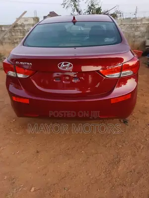 Hyundai Elantra Limited Sedan FWD (1.8L 4cyl 6A) 2013